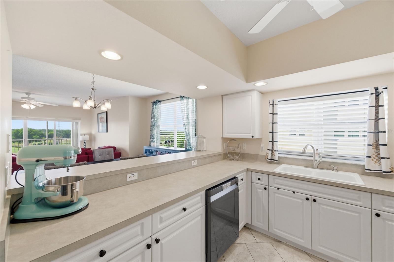 1200 COUNTRY CLUB DR #1206, LARGO, FL, 33771