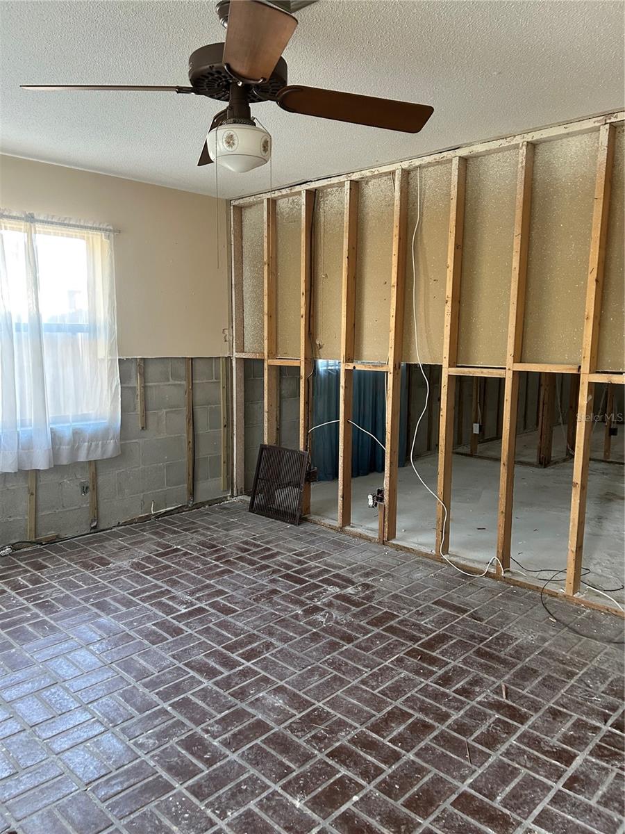 1758 MICHIGAN AVE NE, ST PETERSBURG, FL, 33703