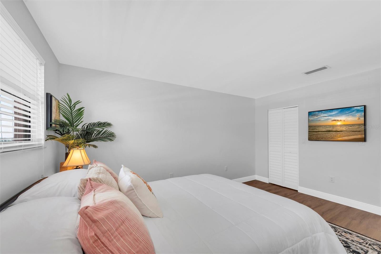 6025 SHORE BLVD S #405, GULFPORT, FL, 33707