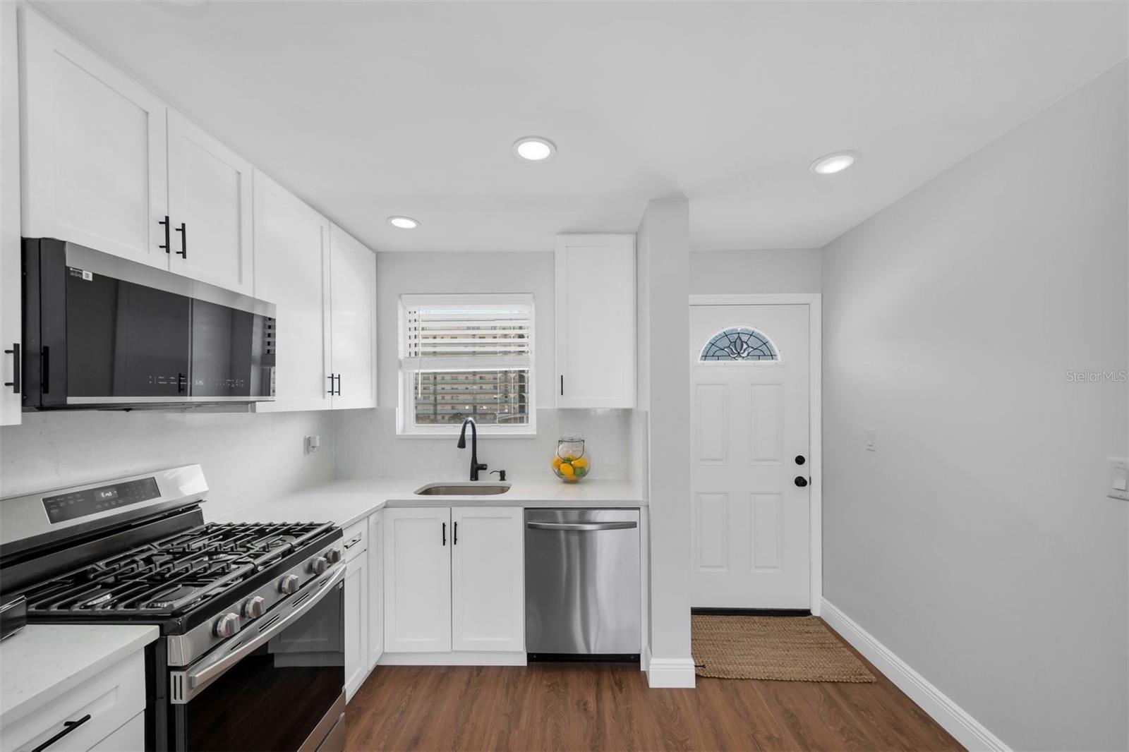 6025 SHORE BLVD S #405, GULFPORT, FL, 33707