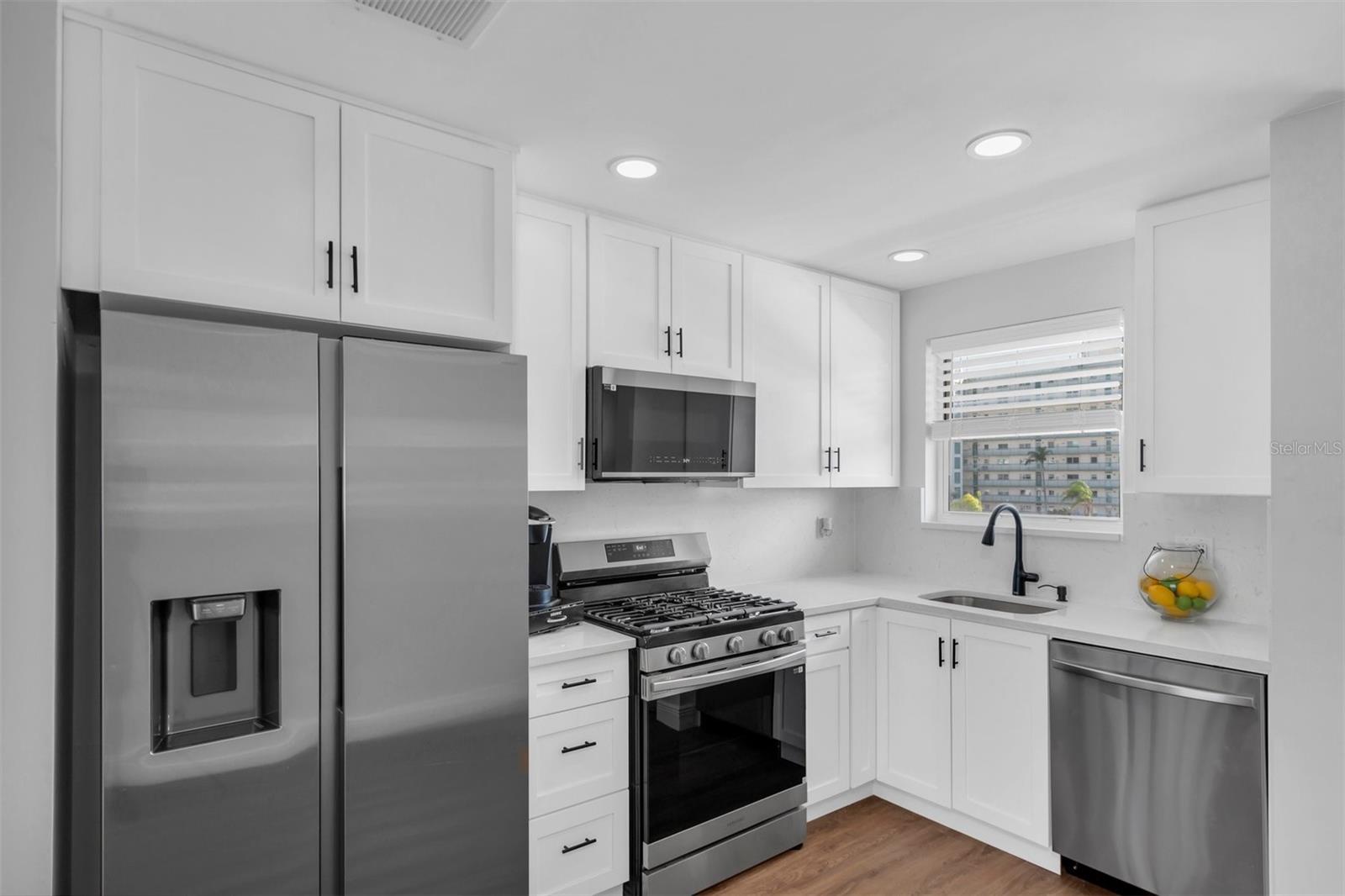 6025 SHORE BLVD S #405, GULFPORT, FL, 33707