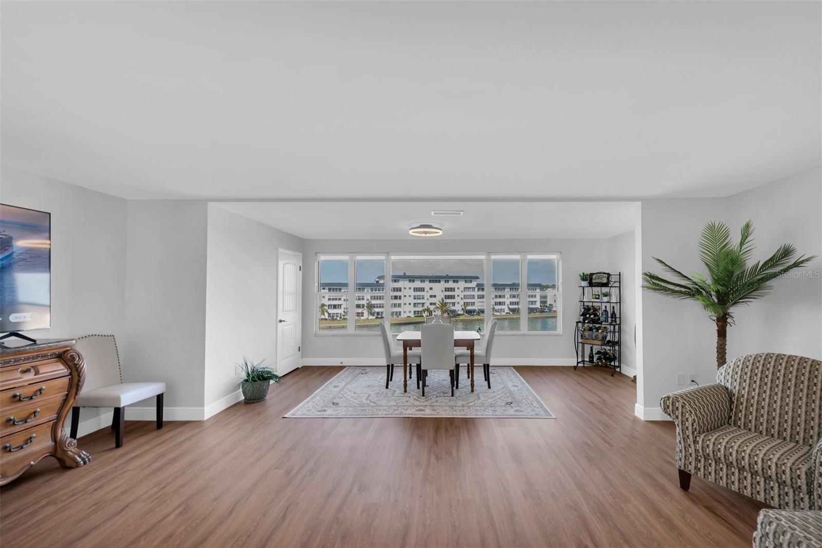 6025 SHORE BLVD S #405, GULFPORT, FL, 33707