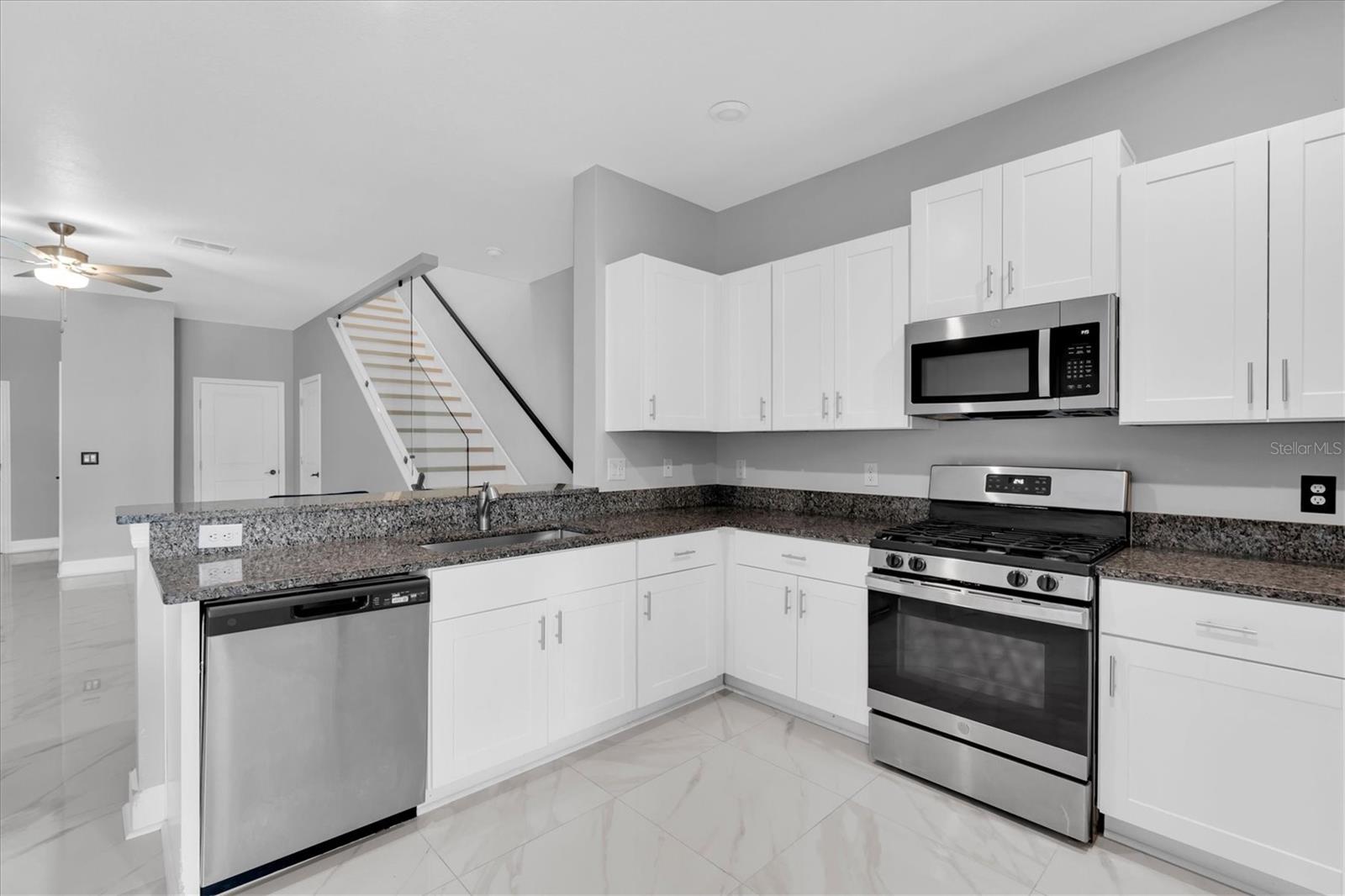 8249 CRESCENT OAKS DR, NEW PORT RICHEY, FL, 34655