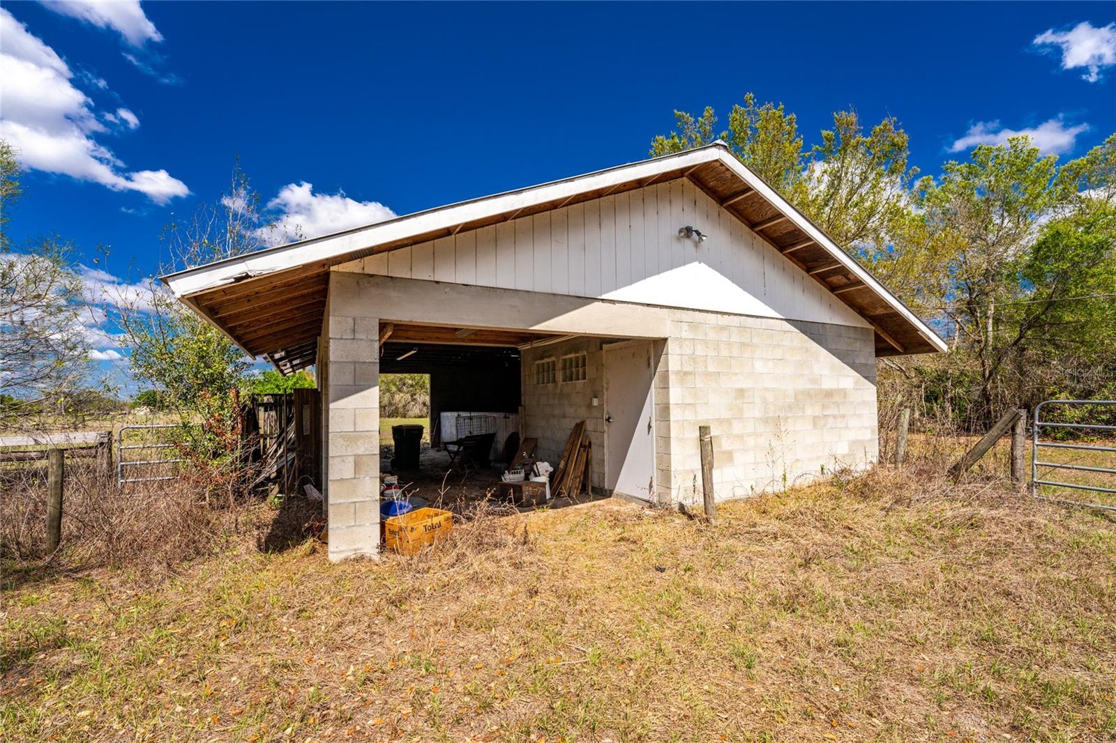 31840 WASHINGTON LOOP RD, PUNTA GORDA, FL, 33982