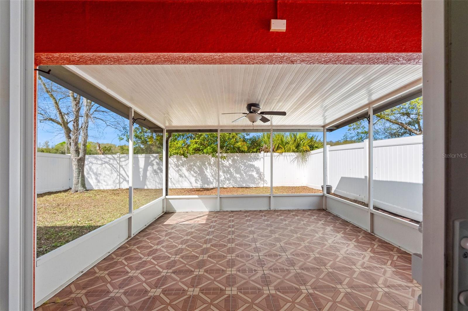 7924 CARRIAGE POINTE DR, GIBSONTON, FL, 33534