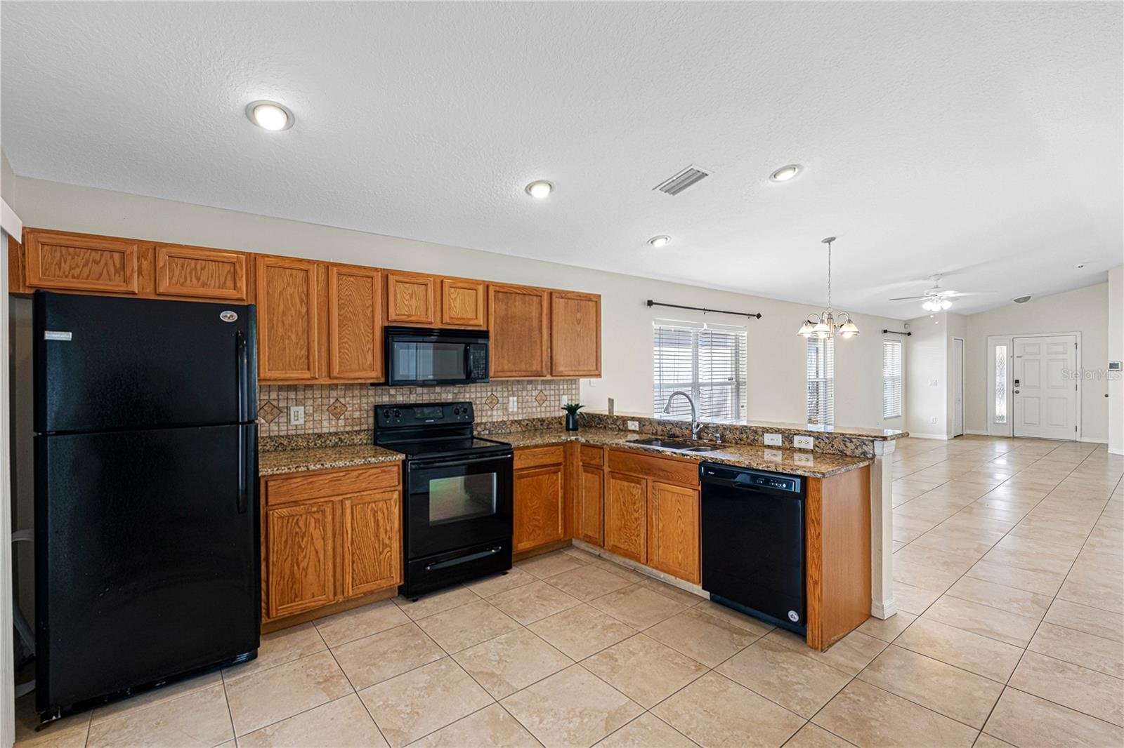 7924 CARRIAGE POINTE DR, GIBSONTON, FL, 33534