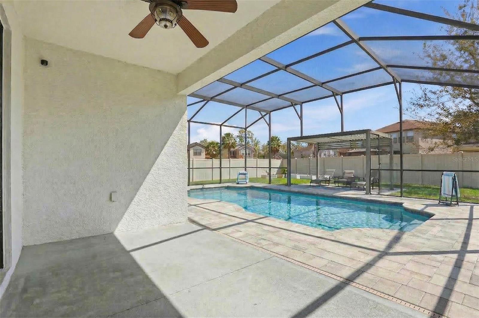 virtually stage pool area