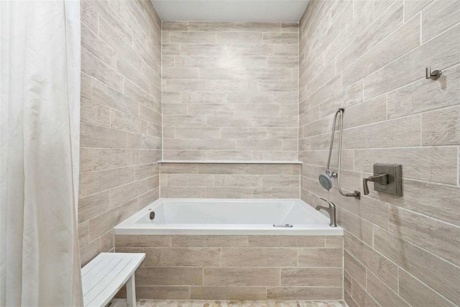 36104 EMERALDA AVE, LEESBURG, FL, 34788