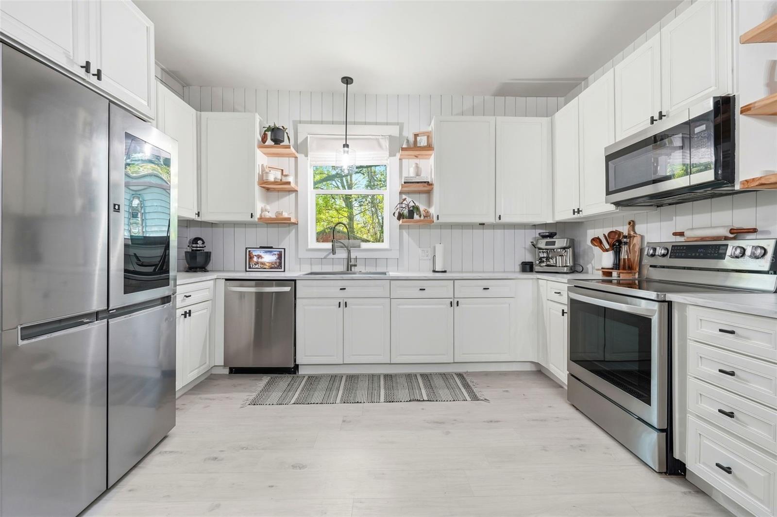 36104 EMERALDA AVE, LEESBURG, FL, 34788