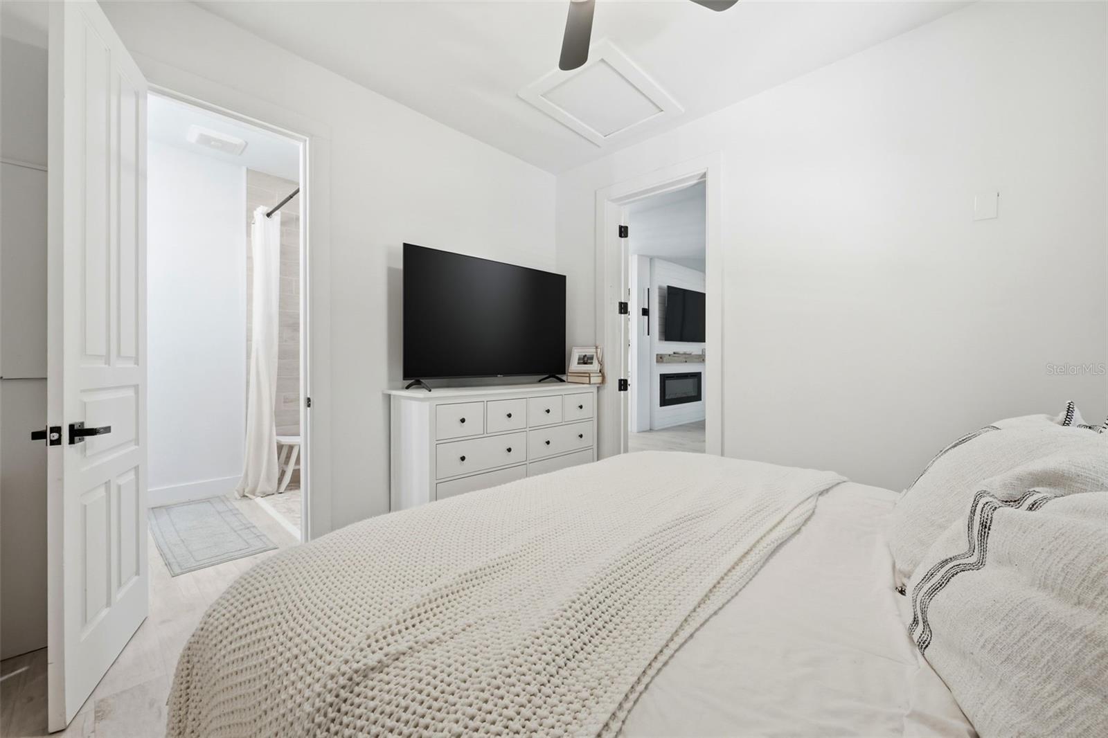 36104 EMERALDA AVE, LEESBURG, FL, 34788