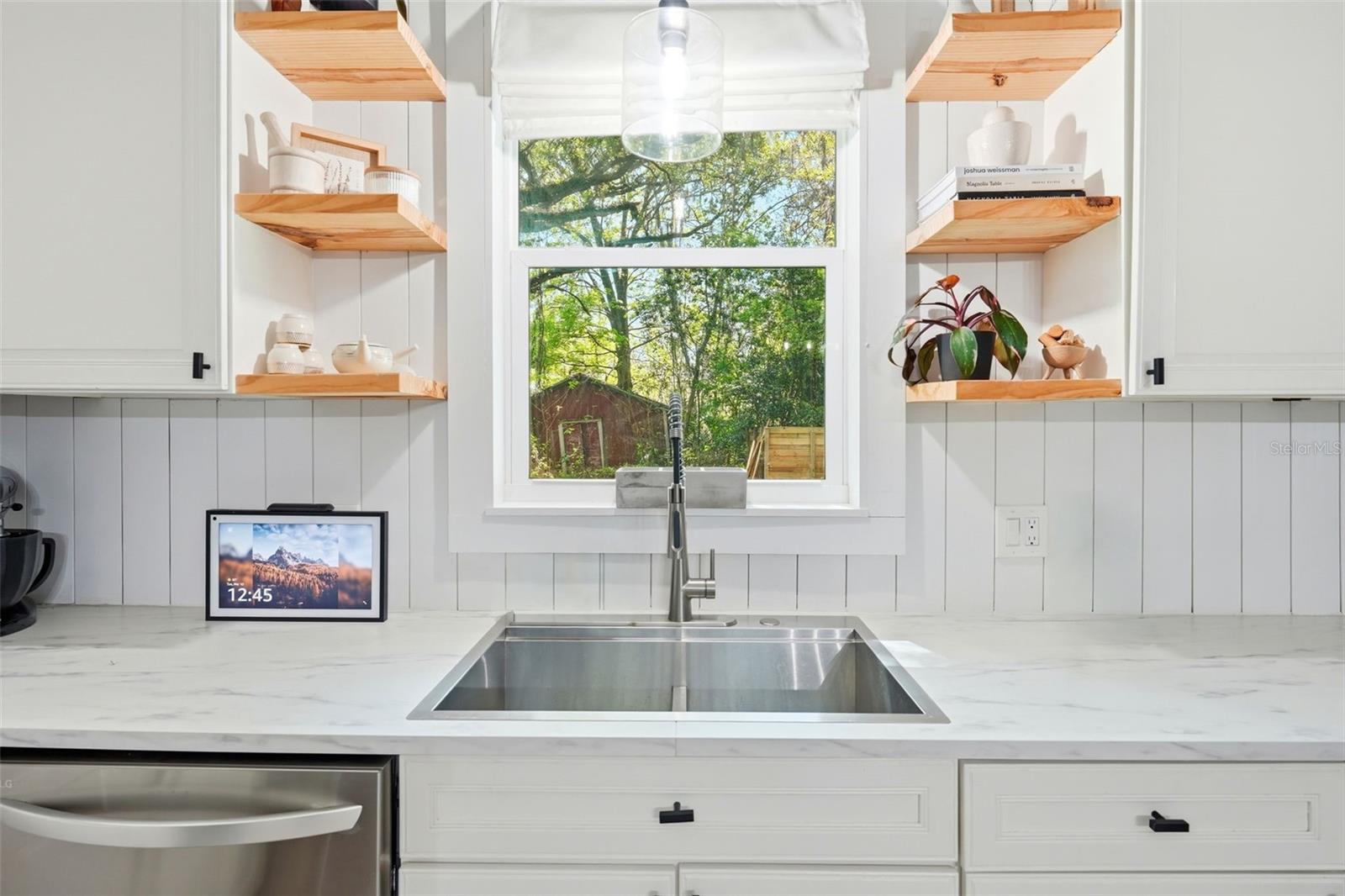 36104 EMERALDA AVE, LEESBURG, FL, 34788