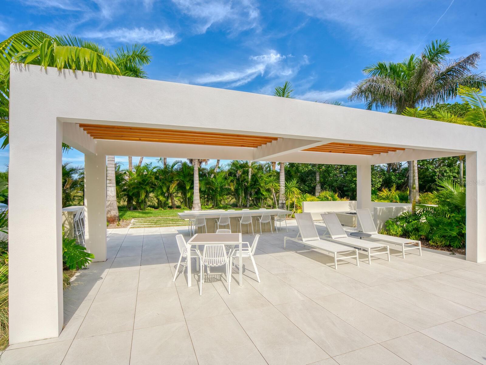 1511 GULF OF MEXICO DR #201, LONGBOAT KEY, FL, 34228