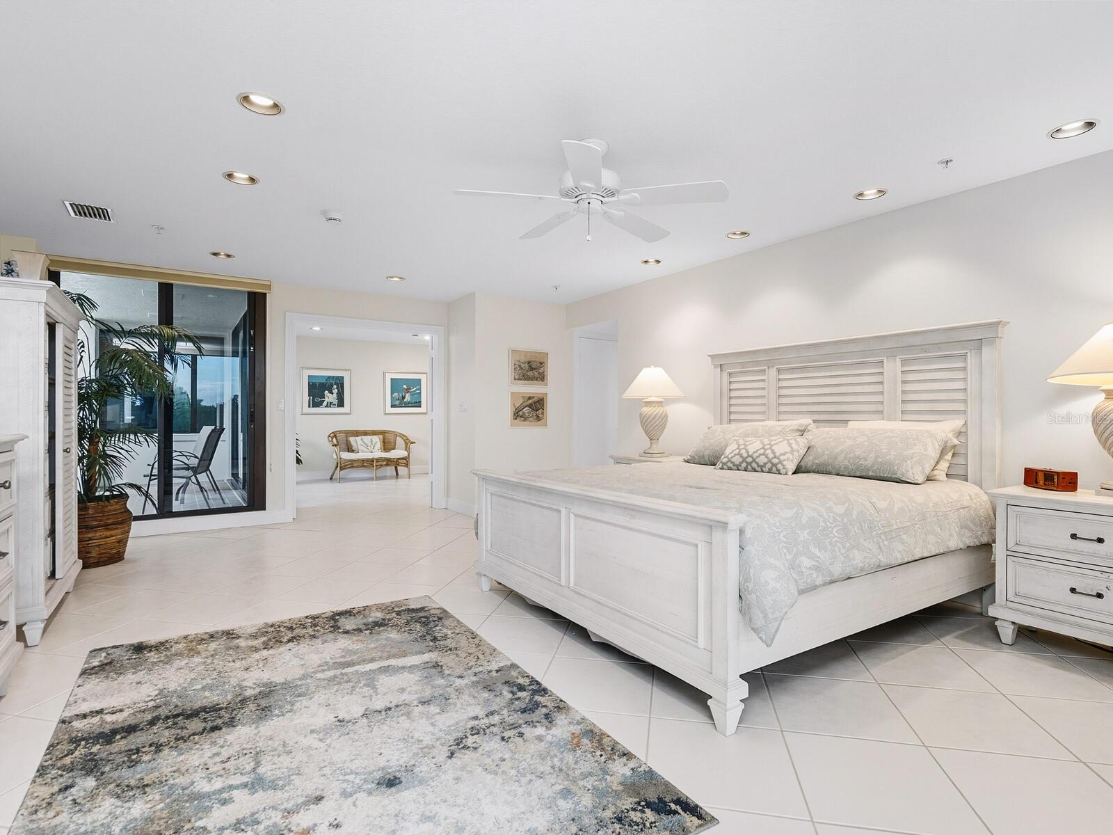 1511 GULF OF MEXICO DR #201, LONGBOAT KEY, FL, 34228
