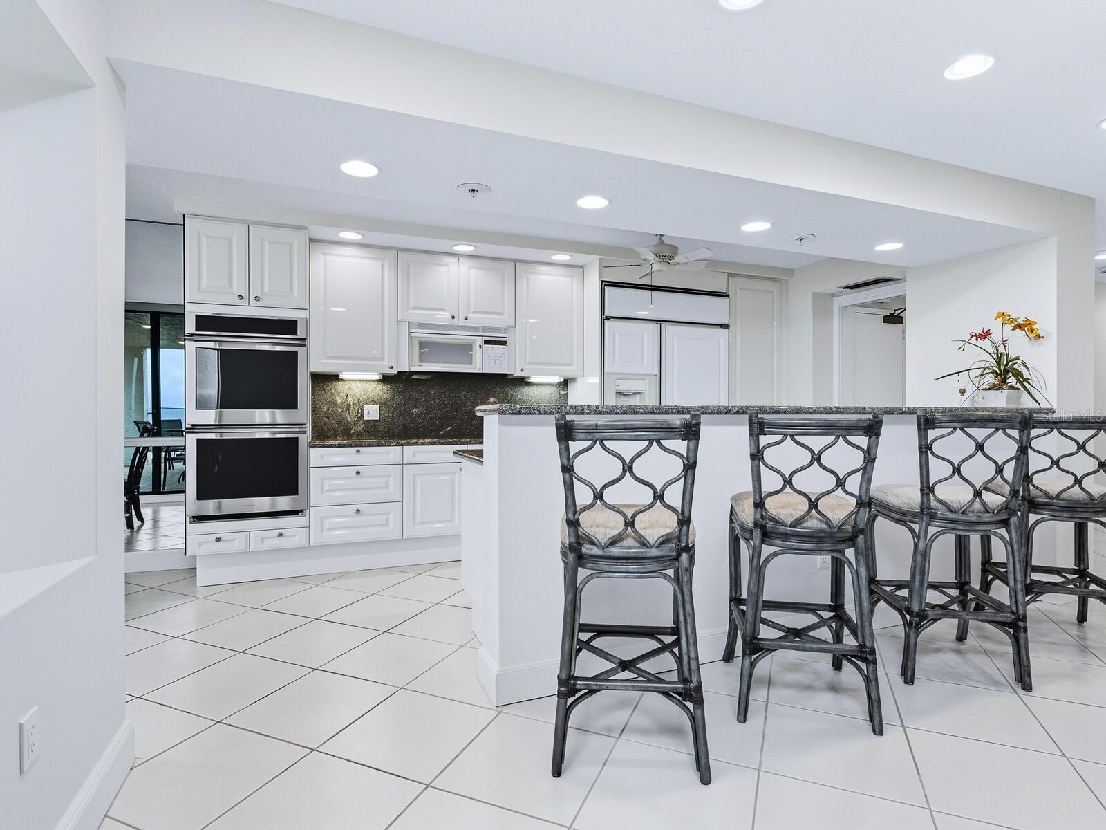 1511 GULF OF MEXICO DR #201, LONGBOAT KEY, FL, 34228