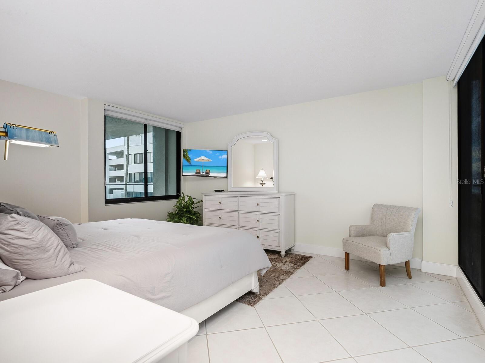 1511 GULF OF MEXICO DR #201, LONGBOAT KEY, FL, 34228