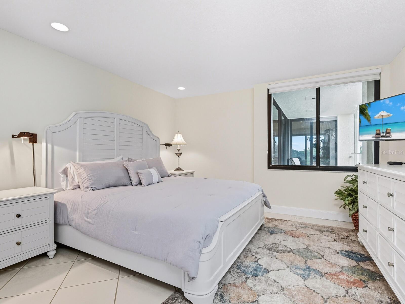 1511 GULF OF MEXICO DR #201, LONGBOAT KEY, FL, 34228