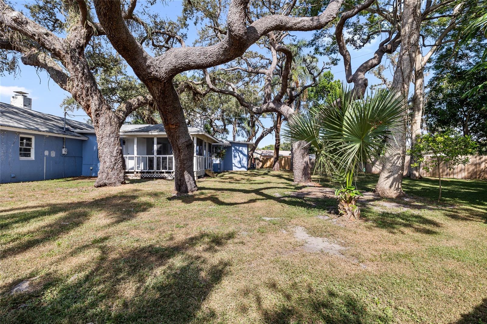 2027 PINECREST WAY, CLEARWATER, FL, 33755