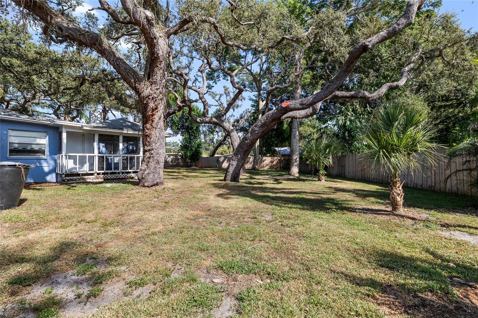 2027 PINECREST WAY, CLEARWATER, FL, 33755