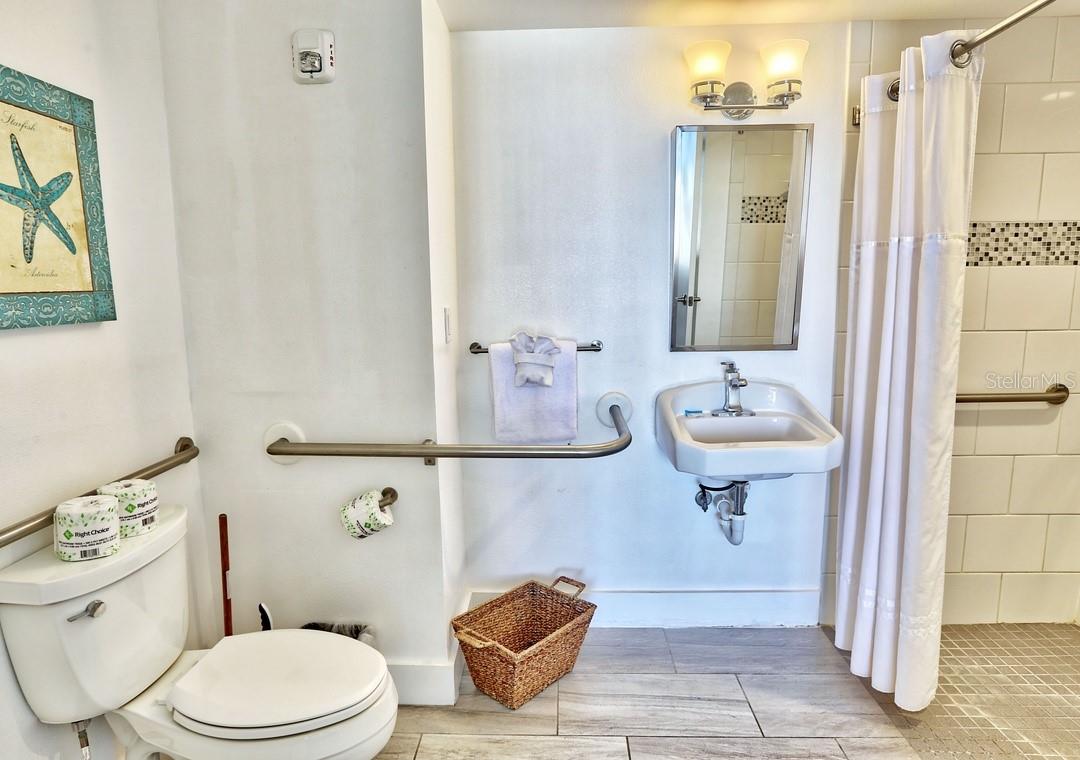 10116 GULF BLVD #203W, TREASURE ISLAND, FL, 33706