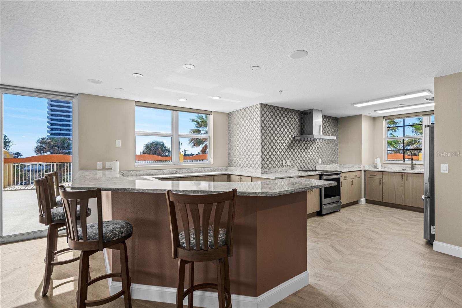 2300 N ATLANTIC AVE #101, DAYTONA BEACH, FL, 32118