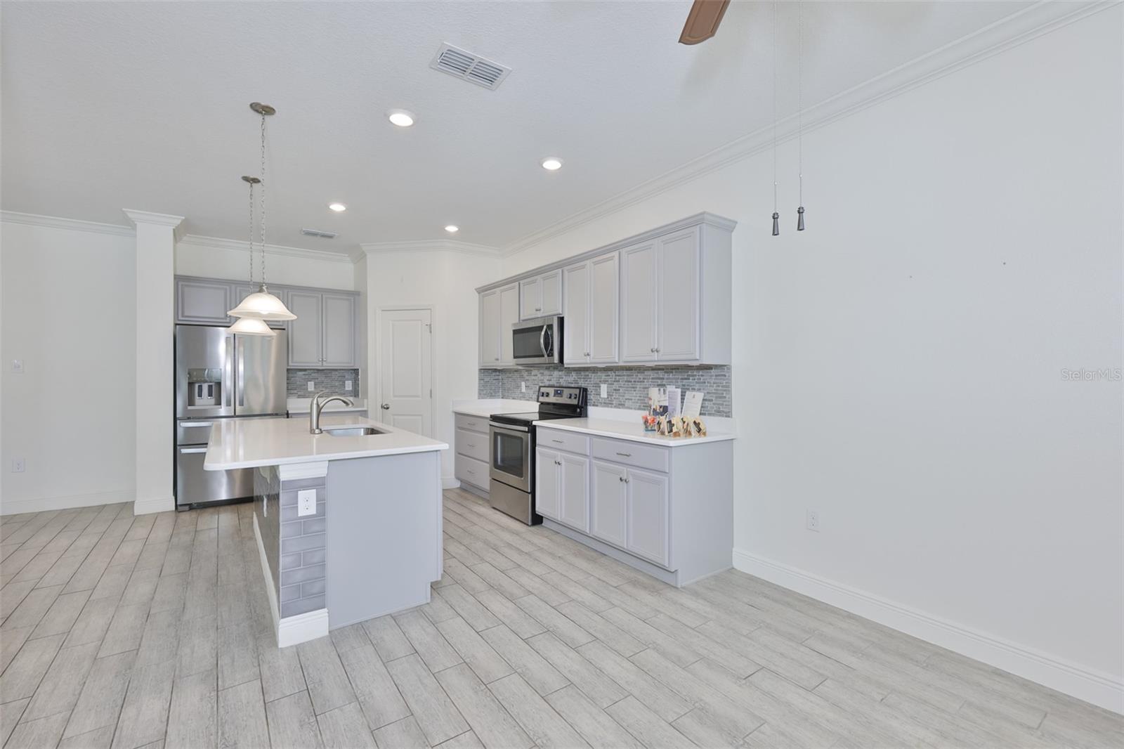 10567 LAGUNA PLAINS DR, RIVERVIEW, FL, 33578