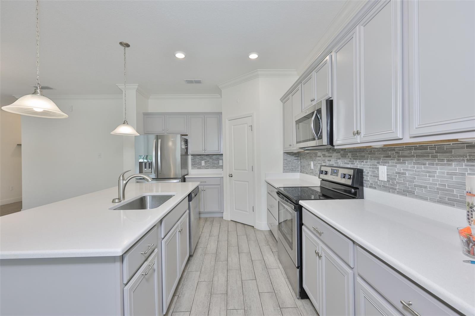 10567 LAGUNA PLAINS DR, RIVERVIEW, FL, 33578