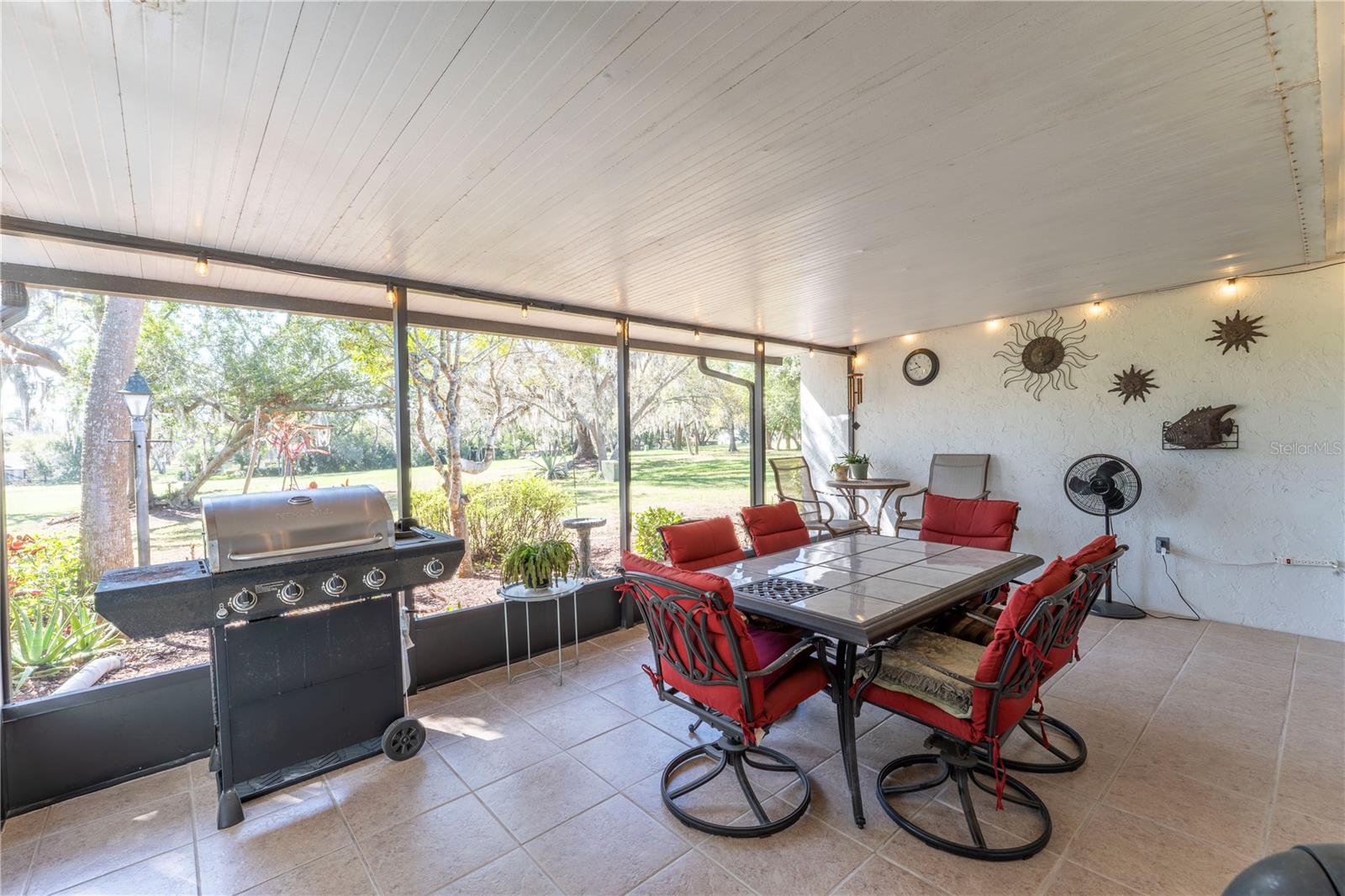 Another vies of the spacious Lanai that looks out to the unobstructed view of the golf course.