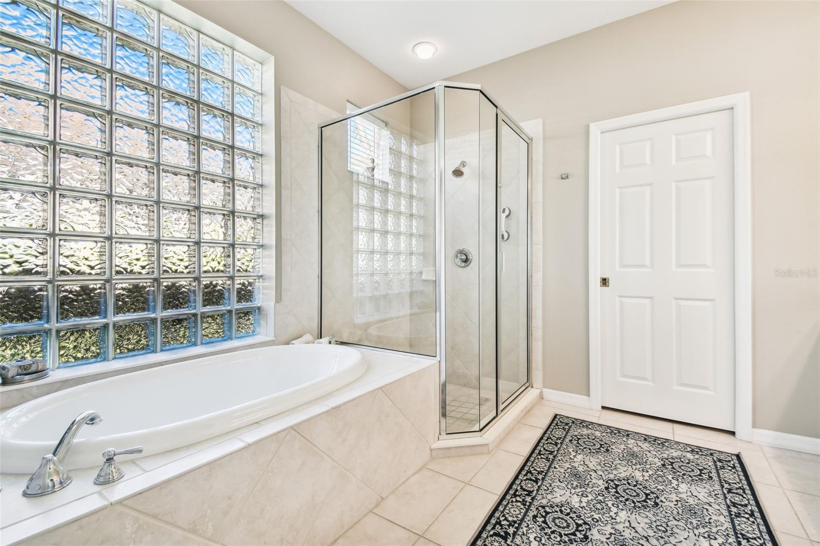 7328 LAKE FOREST GLN, LAKEWOOD RANCH, FL, 34202