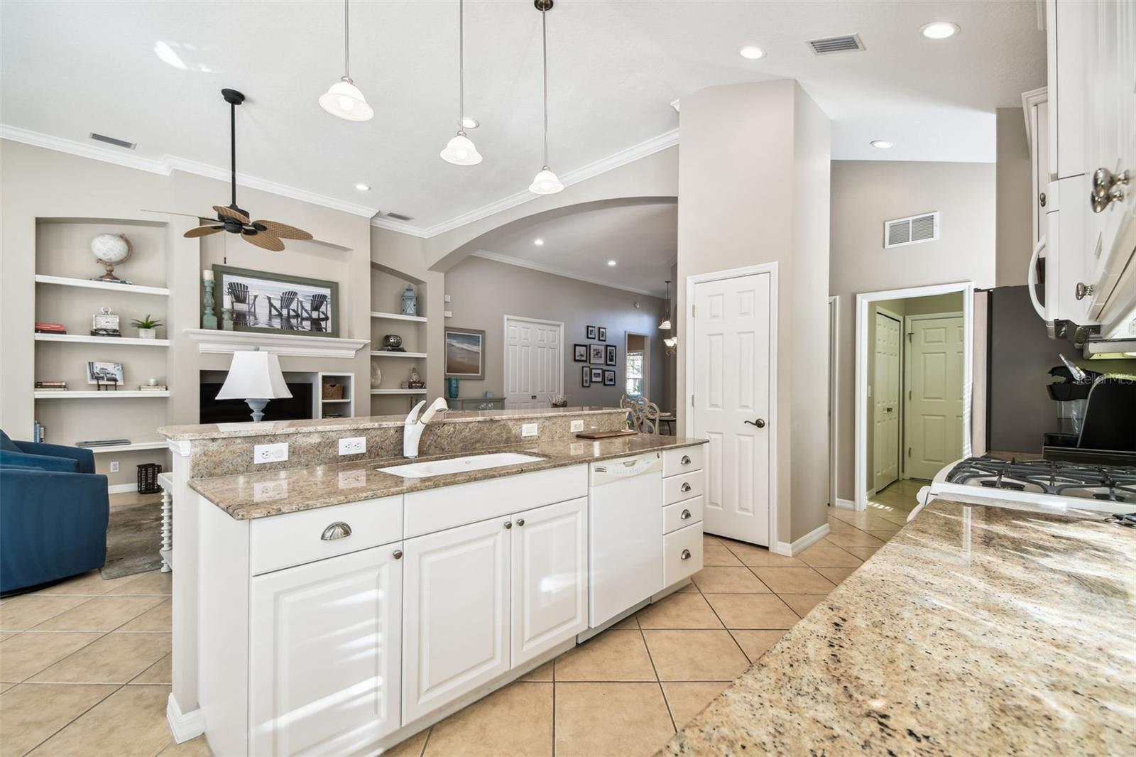 7328 LAKE FOREST GLN, LAKEWOOD RANCH, FL, 34202