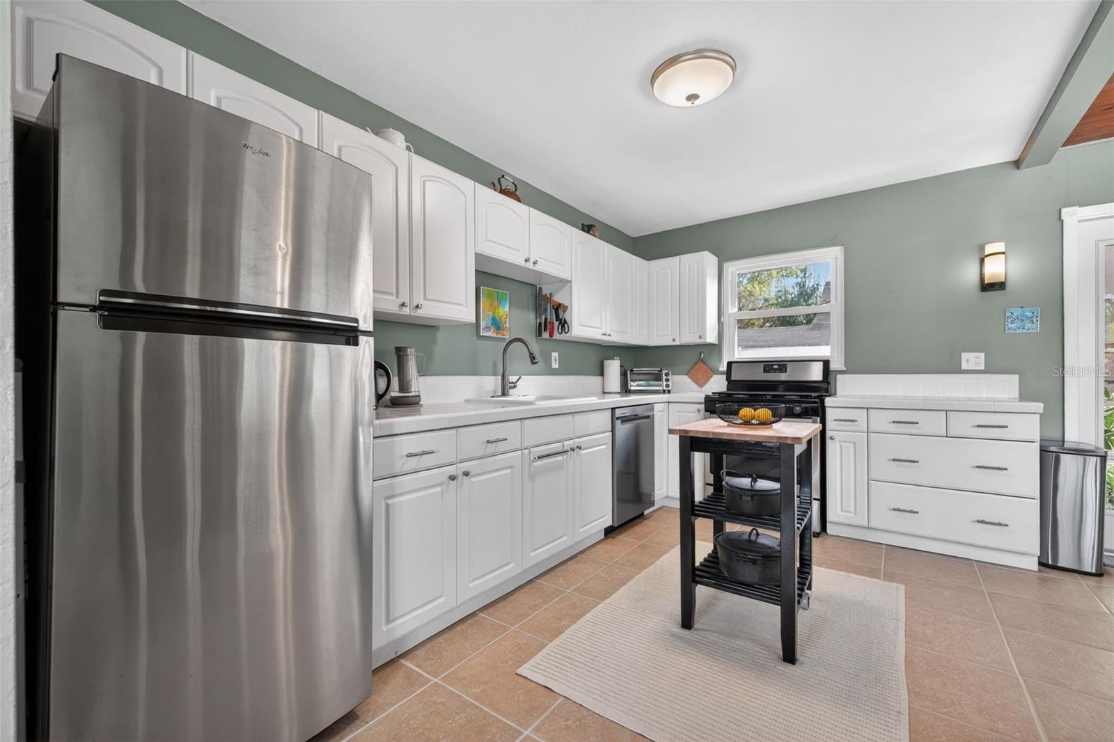 1246 37TH AVE N, ST PETERSBURG, FL, 33704