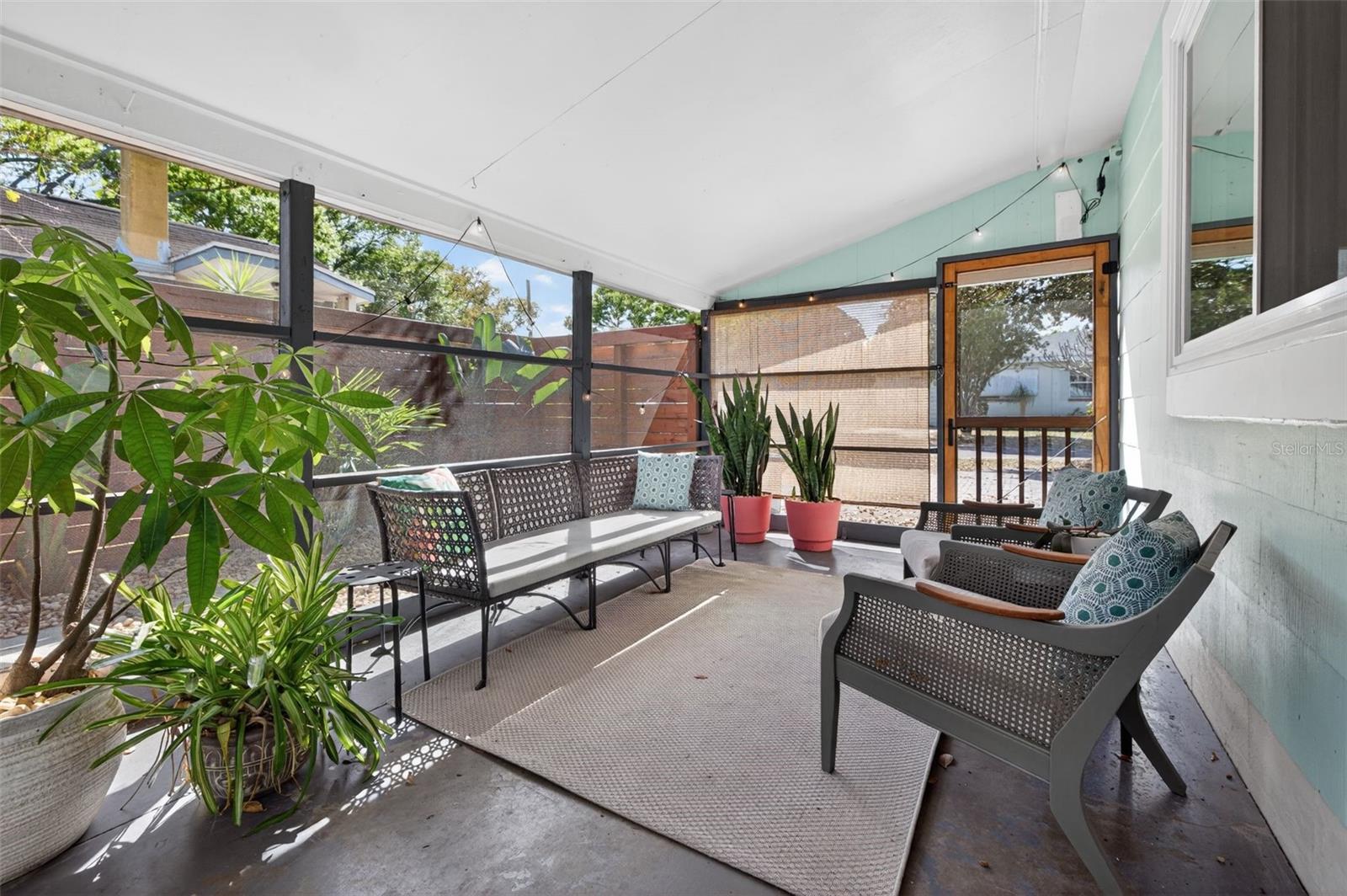 1246 37TH AVE N, ST PETERSBURG, FL, 33704