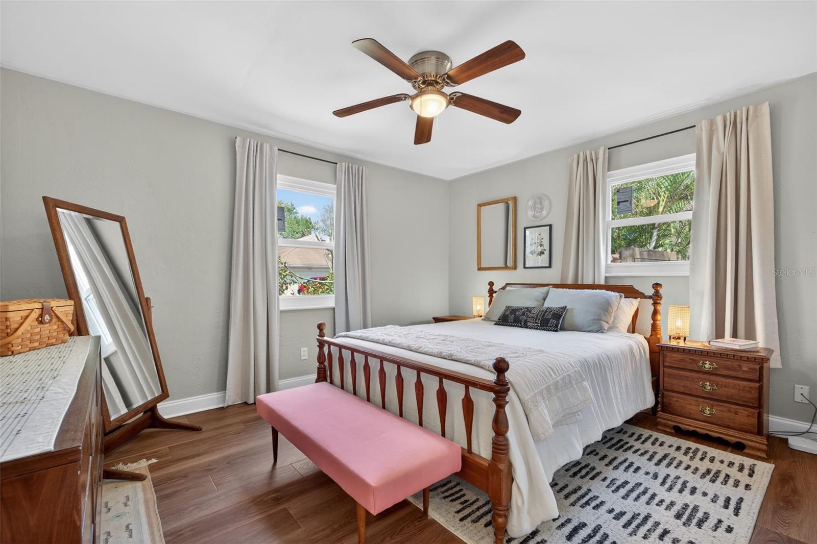 1246 37TH AVE N, ST PETERSBURG, FL, 33704