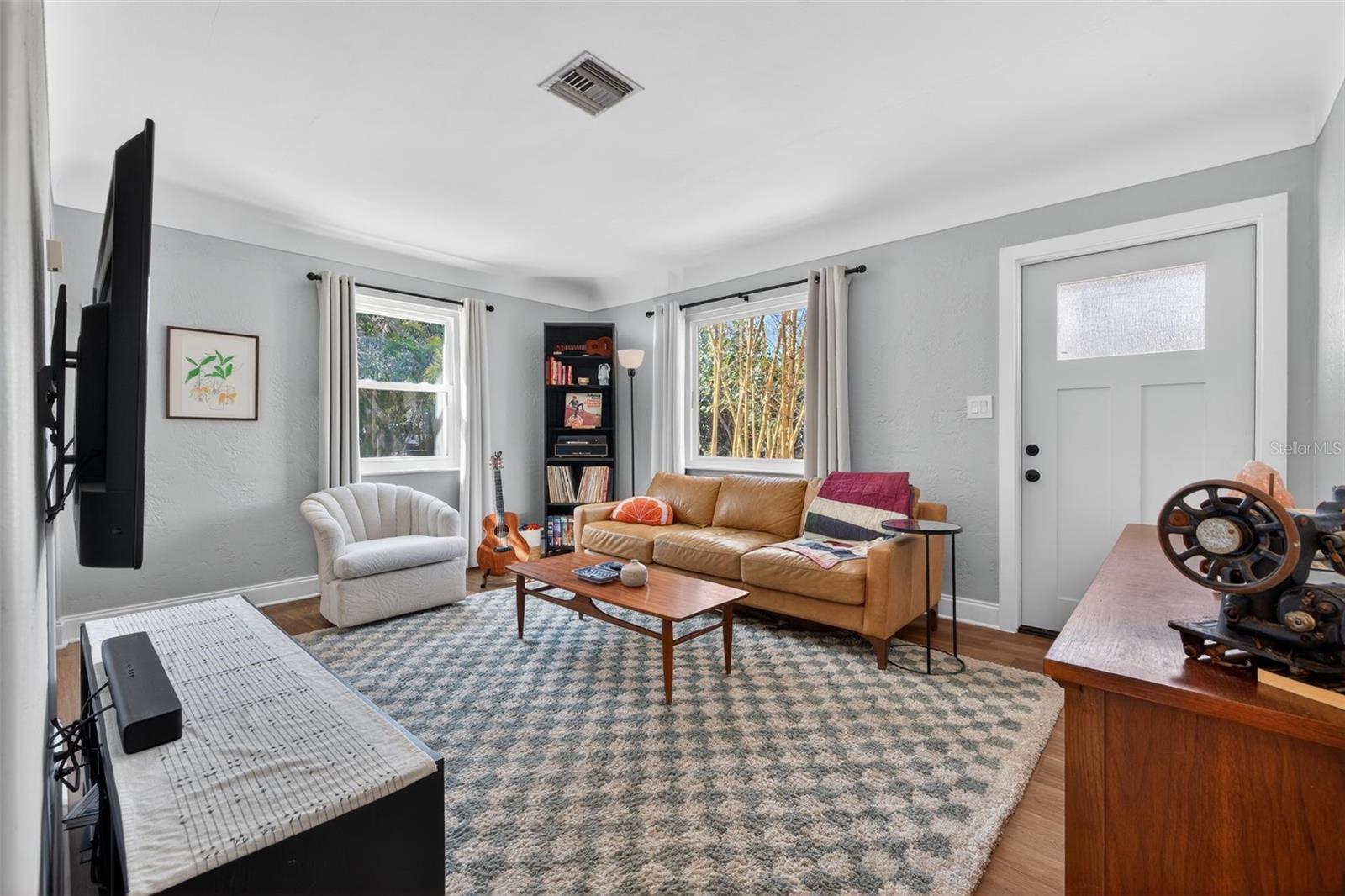 1246 37TH AVE N, ST PETERSBURG, FL, 33704