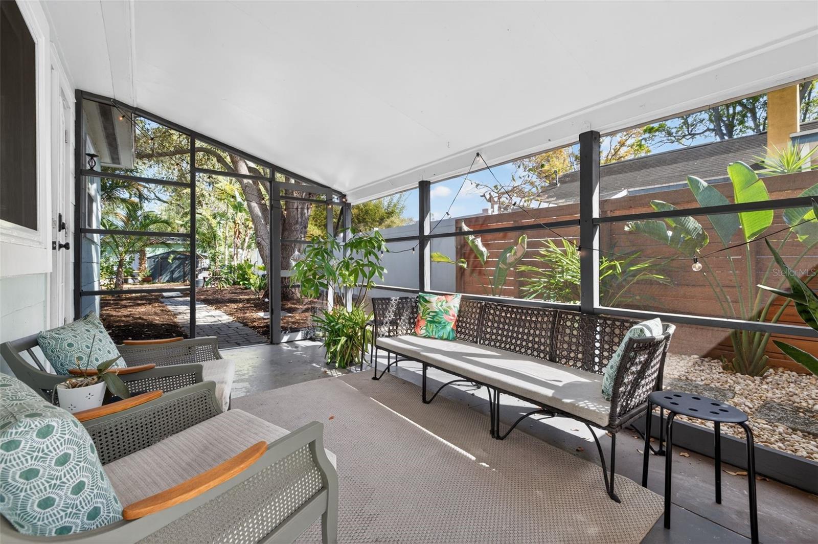 1246 37TH AVE N, ST PETERSBURG, FL, 33704