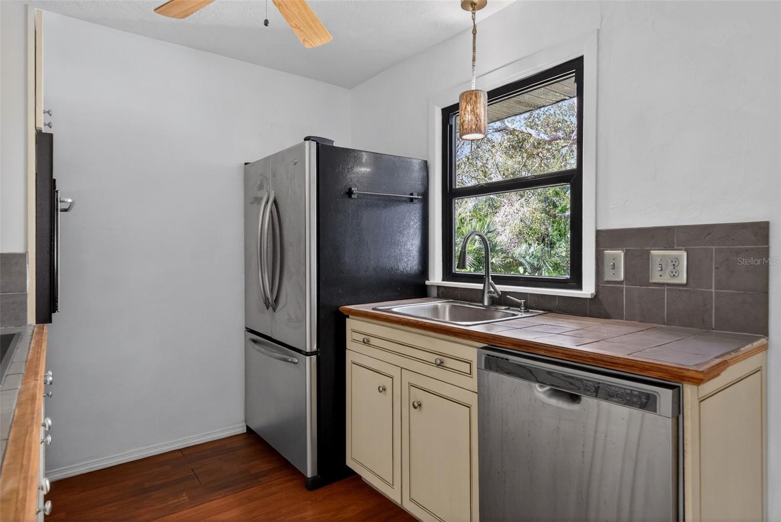 6338 BEECHWOOD AVE, SARASOTA, FL, 34231