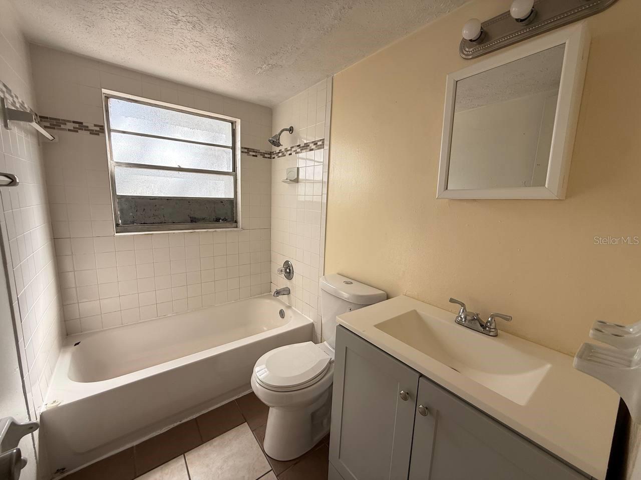 8505 N TAMPA ST #B, TAMPA, FL, 33604