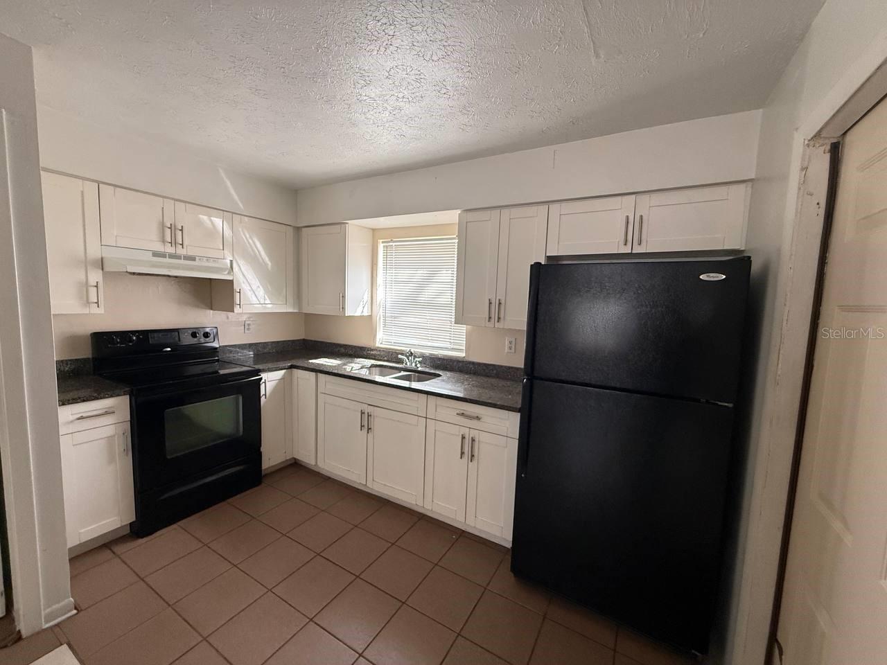 8505 N TAMPA ST #B, TAMPA, FL, 33604