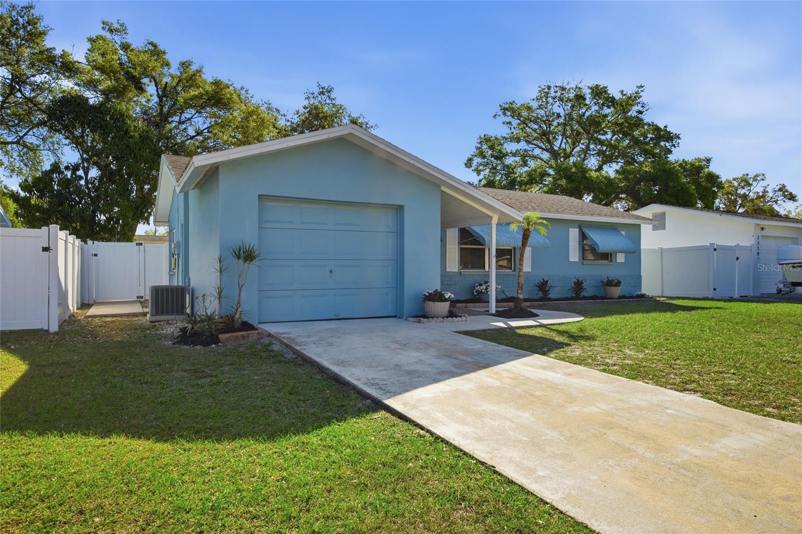 2217 LAUREN DR, LARGO, FL, 33774