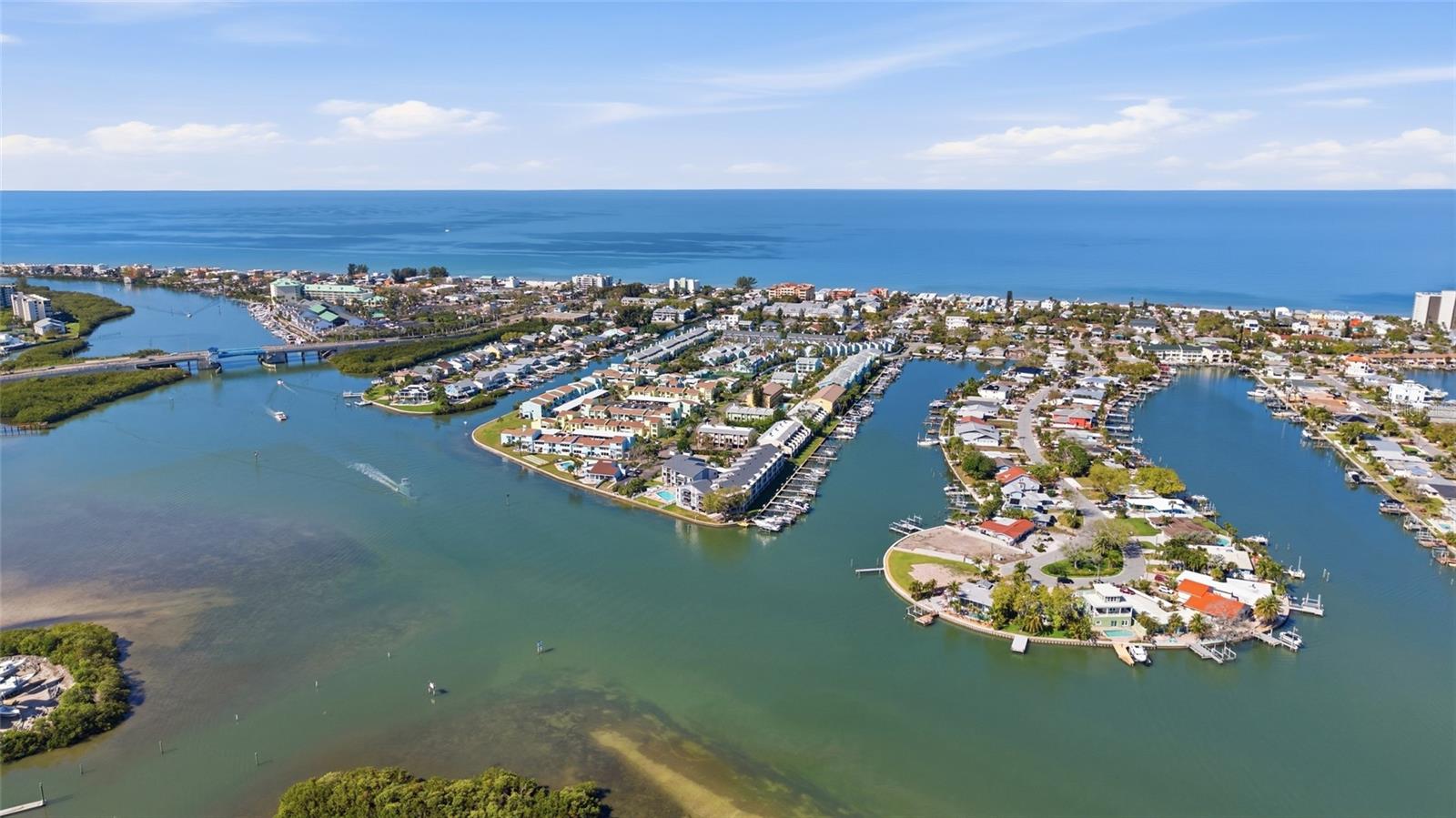 2217 LAUREN DR, LARGO, FL, 33774