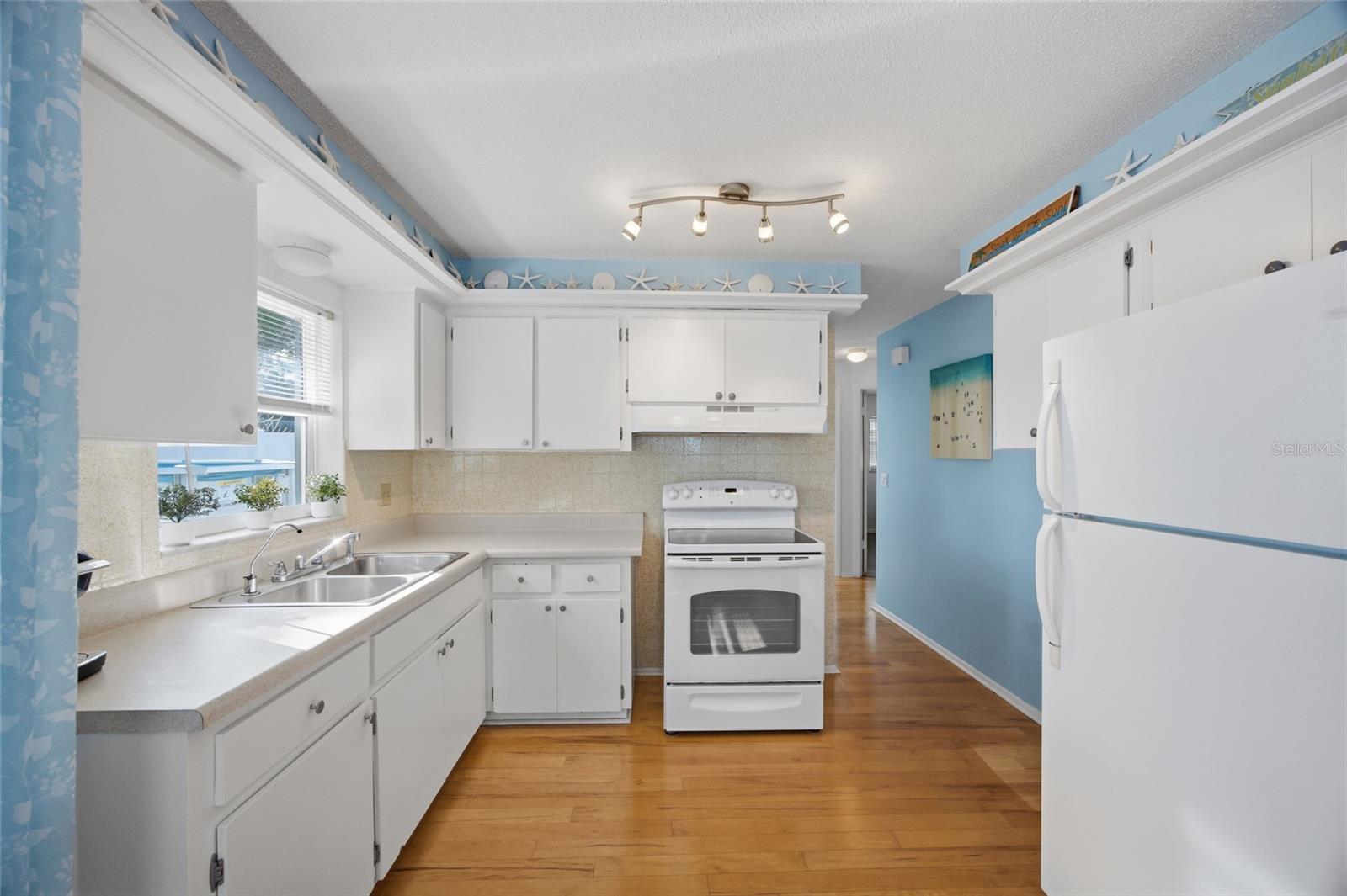 2217 LAUREN DR, LARGO, FL, 33774