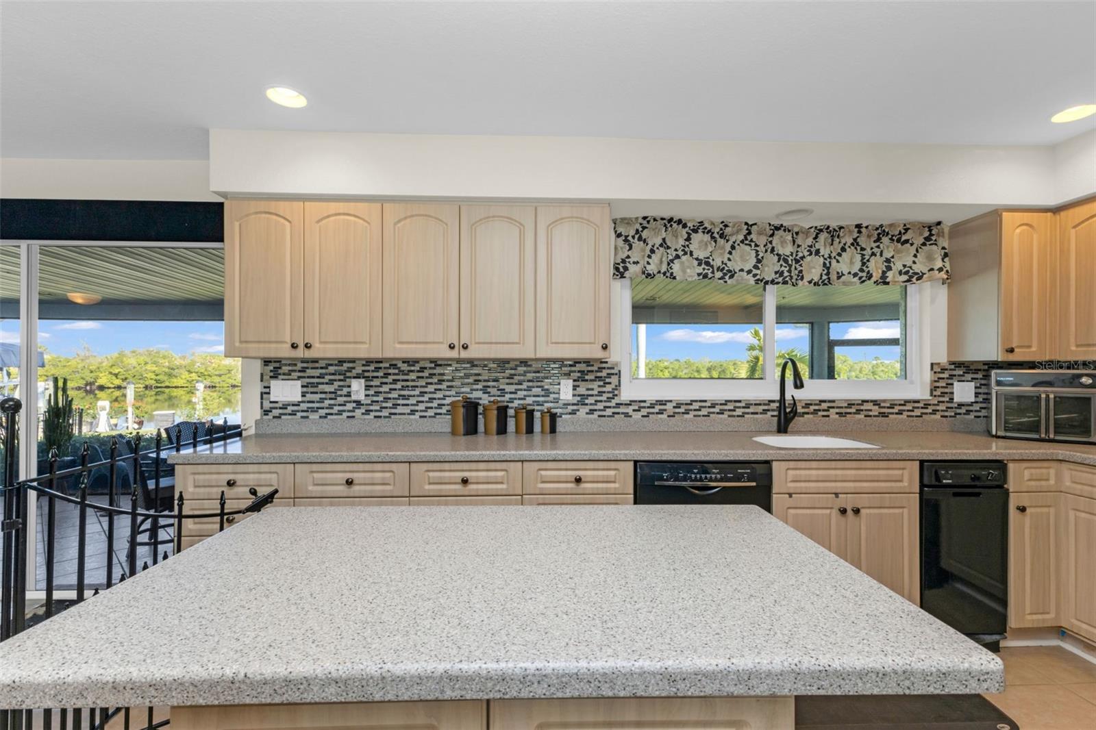 138 COLONIAL ST SW, PORT CHARLOTTE, FL, 33952