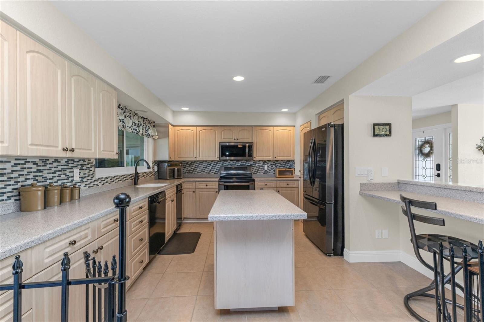 138 COLONIAL ST SW, PORT CHARLOTTE, FL, 33952