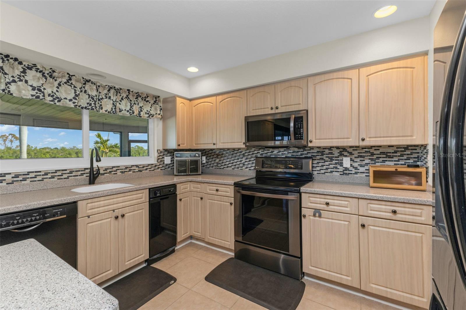 138 COLONIAL ST SW, PORT CHARLOTTE, FL, 33952