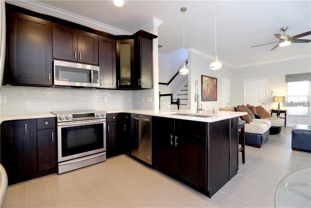 10217 DOLCE VISTA DR NE, ST PETERSBURG, FL, 33702