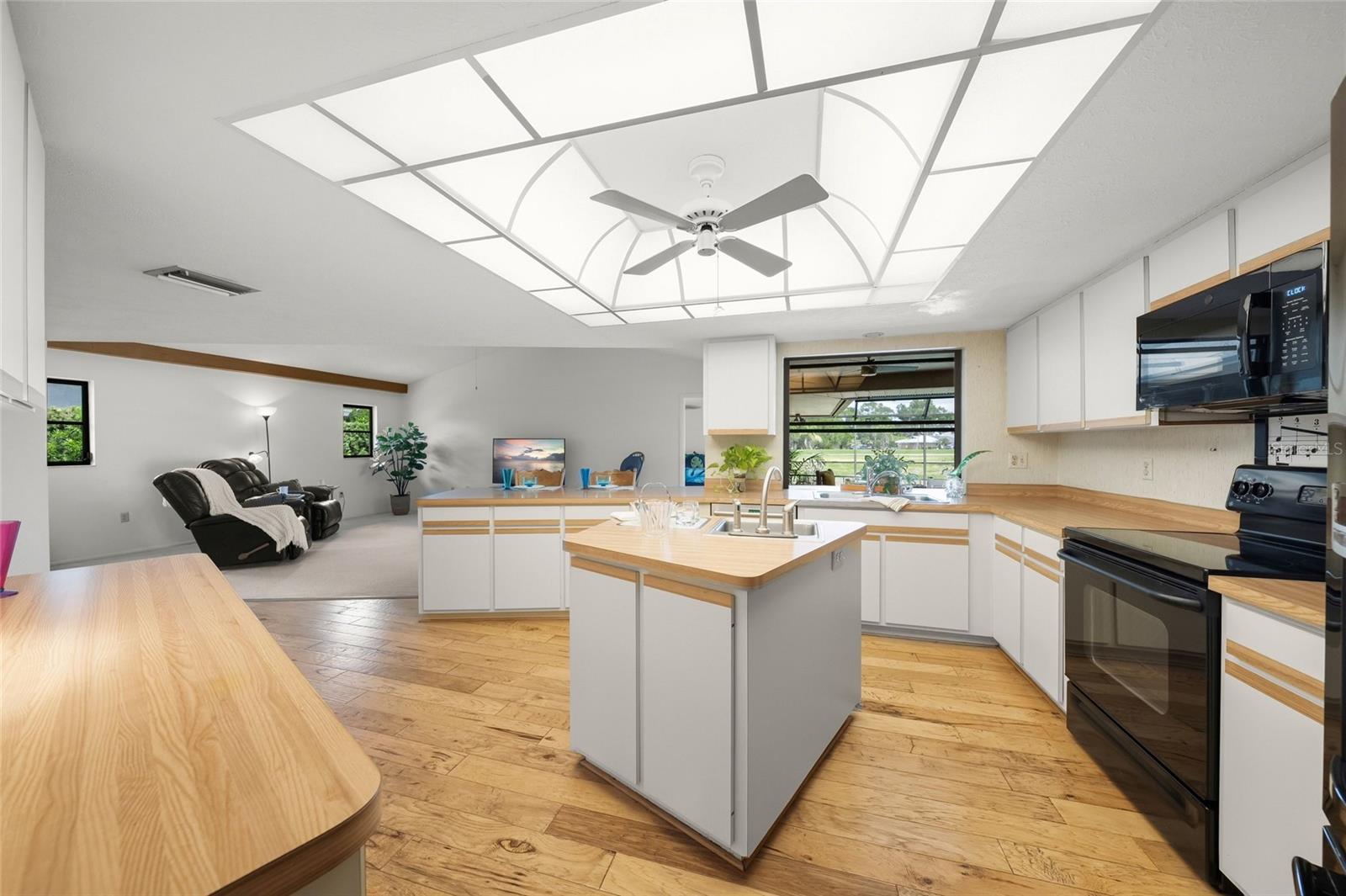 4806 W COUNTRY CLUB DR, SARASOTA, FL, 34243