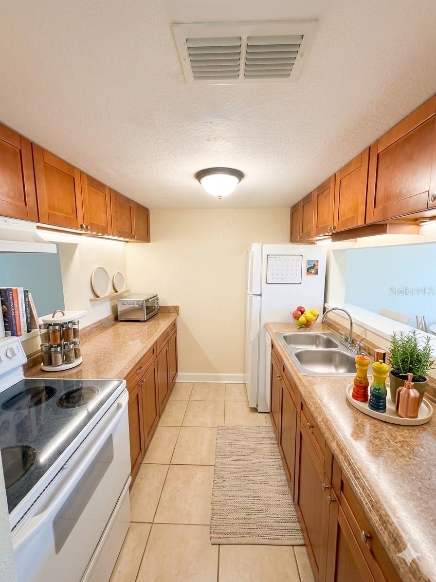 7143 E BANK DR #7143, TAMPA, FL, 33617