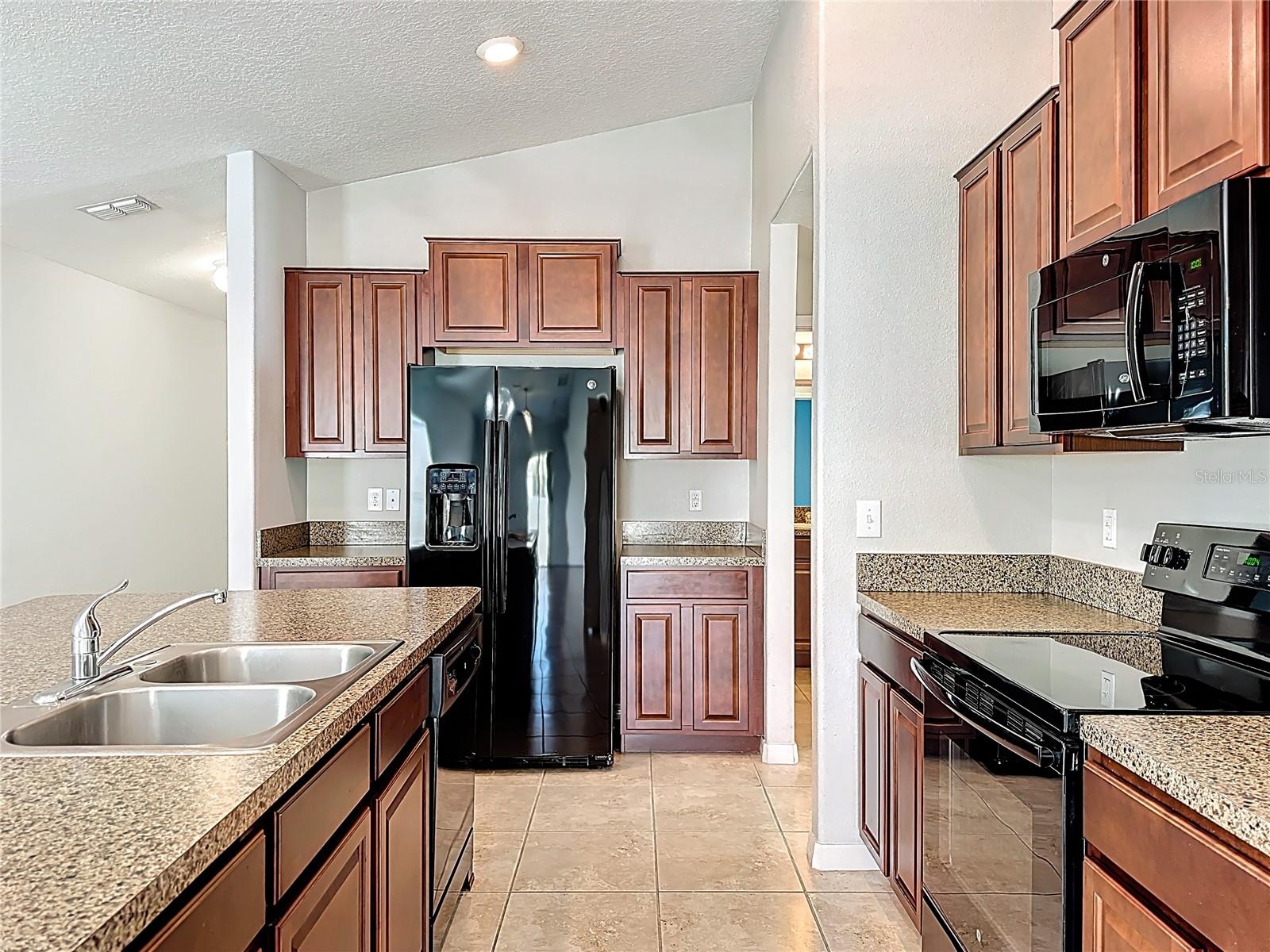 349 CASCADE BEND DR, RUSKIN, FL, 33570