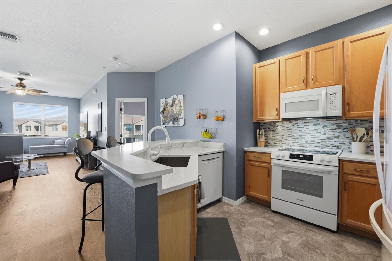 3758 PARKRIDGE CIR #24-201, SARASOTA, FL, 34243
