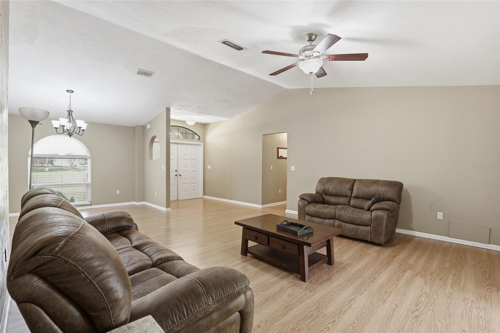 611 NE 10TH BLVD, WILLISTON, FL, 32696