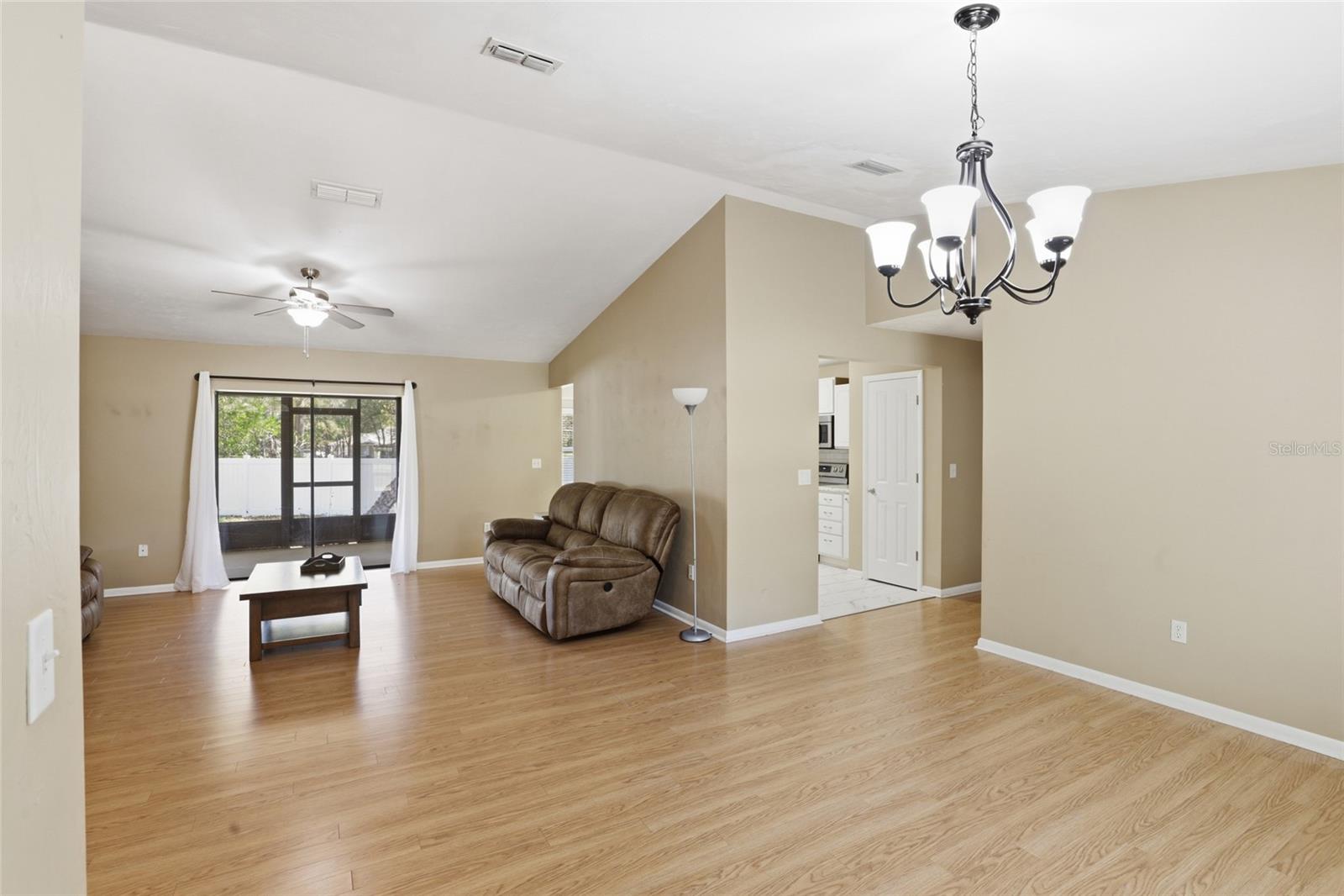 611 NE 10TH BLVD, WILLISTON, FL, 32696